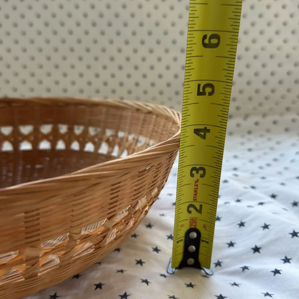 Vintage Round Wicker Rattan 12” Fruit / Storage Basket Excellent Vintage Cond.